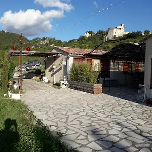 L'enchanteur Hébergement de vacances Saint-Jurs